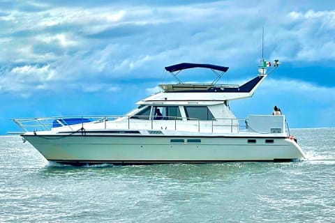 Private Yacht, Sightseeing, Snorkeling and Private beaches — photo 13