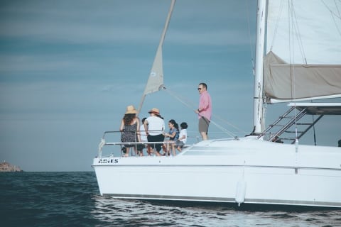 Crucero de lujo de avistamiento de ballenas hasta el Arco de Los Cabos — photo 2