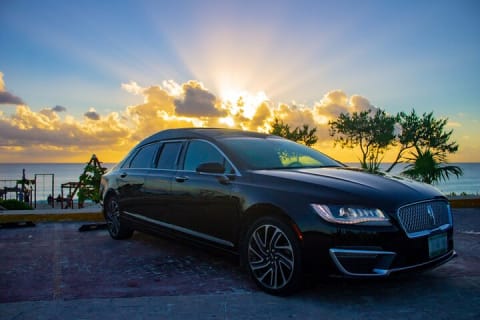 Lincoln Stretch Limo from Tulum to Cancun Airport — photo 3
