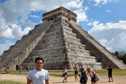 Tour to Chichen Itza with Cenote Ikkil — photo 3