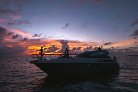 Cancun: 4-Hour All Inclusive Luxury Yacht – 50' Cranchi — photo 11