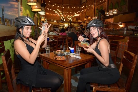 Bicicletas eléctricas y tour de tacos — photo 1
