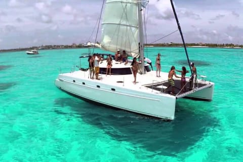 Cancun All Inclusive Catamaran Tour to Isla Mujeres — photo 3