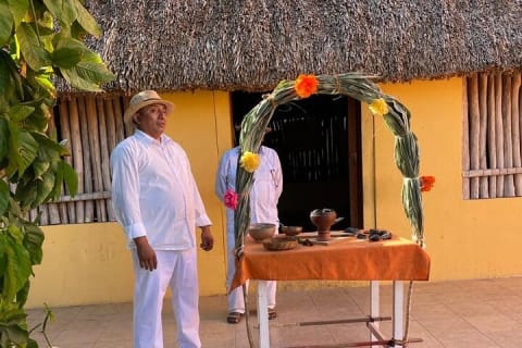 Chichen Itza Cenote: Inclusive Tour with Lunch, Snacks, & Drinks — photo 15