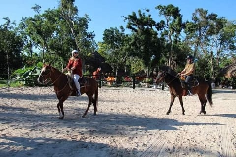 Balade à cheval et baignade dans un cénote depuis Cancún ou Playa del Carmen — photo 14