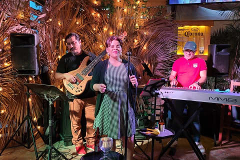 Bar hopping tour in Merida — photo 10
