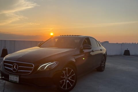 Luxury Business Sedan –Riviera Maya-Cancun Airport — photo 4