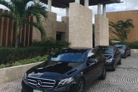 Luxury Business Sedan –Riviera Maya-Cancun Airport — photo 1
