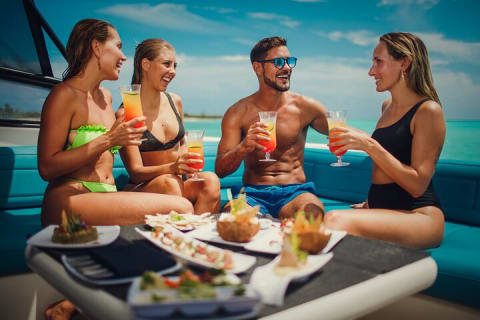 Luxury 40' Van Dutch Private Yacht Experience – Cancun 4 Hours — photo 7