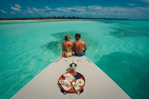 Luxury 40' Van Dutch Private Yacht Experience – Cancun 4 Hours — photo 1