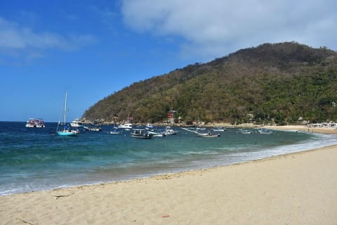 Tour en catamarán a la playa de Yelapa con snorkel, comida y barra libre — photo 10