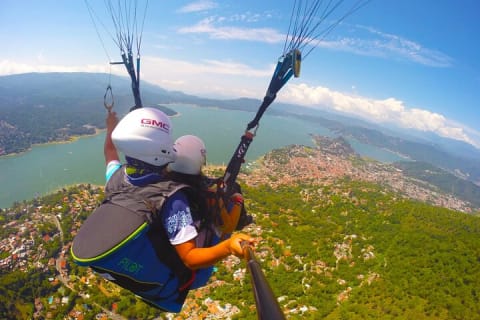 Paragliding flight in Valle de Bravo — photo 2
