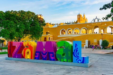 Chichén Itzá, baño en cenote y Pueblo Mágico de Izamal con comida buffet — photo 2