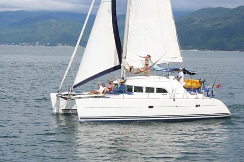 Voilier catamaran privé 4 h, 15 personnes — photo 1