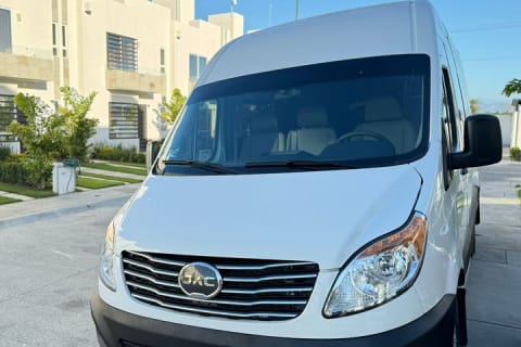 Private Roundtrip Transfer Airport Hotel or Airbnb up to 12px — photo 3