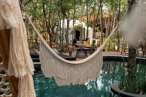Floating breakfast in The Yellow Nest (near Dos Ojos cenote) — photo 4