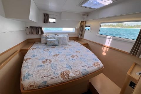 Expérience de 4 heures en catamaran privé Lagoon de 42 pieds — photo 8