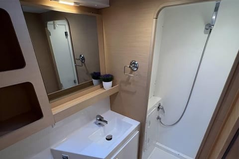 Expérience de 4 heures en catamaran privé Lagoon de 42 pieds — photo 10