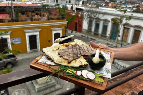 Tour gastronómico por Oaxaca con más de 10 platillos de auténticos sabores mexicanos — photo 1