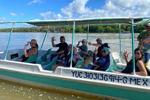 Paseo en lancha por los manglares de Celestún y playa desde Mérida — photo 5