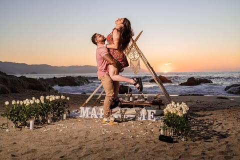 Private Picnic Marriage Proposal by the Sea — photo 8
