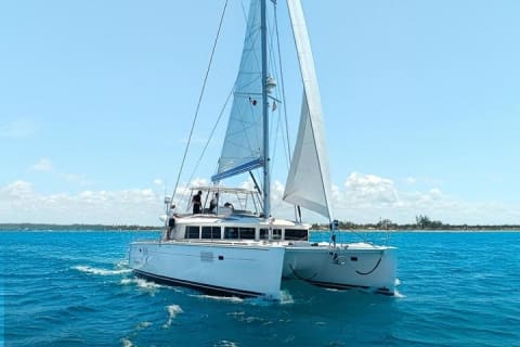 Expérience exclusive de 4 heures en catamaran Lagoon de 45 pieds — photo 11