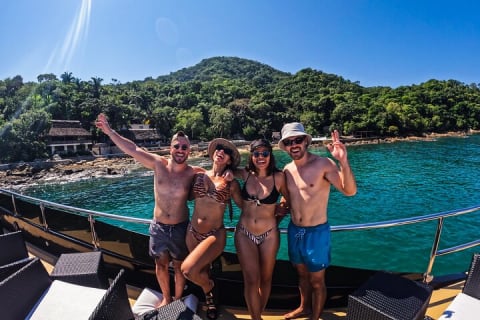 Mega catamaranes TODO INCLUIDO: aventura en una playa paradisíaca remota — photo 11