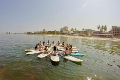 Clase de yoga SUP los jueves por la mañana en el mar en Puerto Vallarta — photo 3