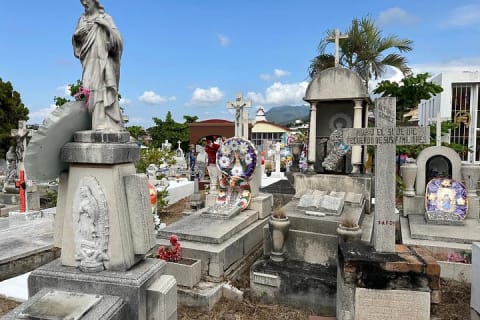 Tour por el cementerio inspirado en el Día de Muertos en Puerto Vallarta — photo 2