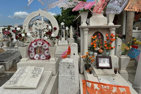 Tour por el cementerio inspirado en el Día de Muertos en Puerto Vallarta — photo 3