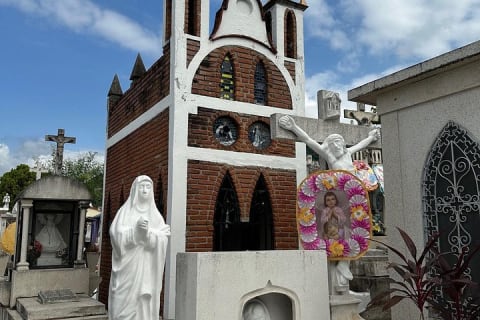 Tour por el cementerio inspirado en el Día de Muertos en Puerto Vallarta — photo 6