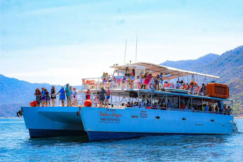 Tour en catamarán a la playa de Yelapa con snorkel, comida y barra libre — photo 5