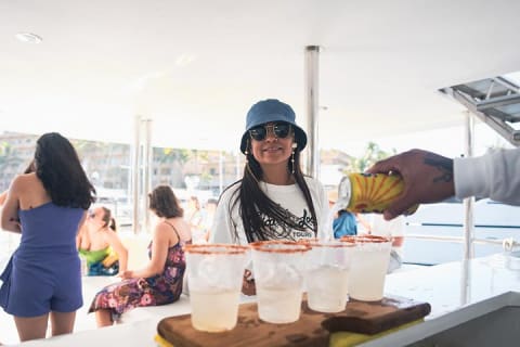 Private Yacht Charter Chica Fun 6 waterslides in Puerto Vallarta — photo 5