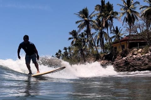 Cours de surf au Mexique : attrapez votre première vague — photo 1
