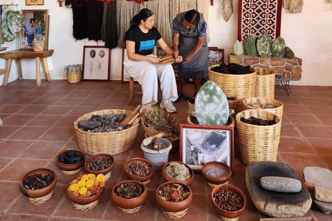 Tour privado a Hierve el Agua, cata de mezcal y textiles — photo 7