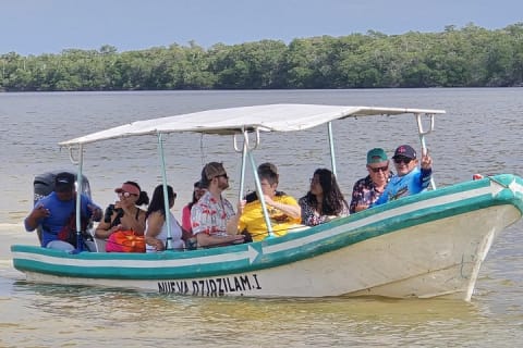 Paseo en lancha por los manglares de Celestún y playa desde Mérida — photo 12