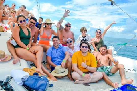 Isla Mujeres Catamaran, Open Bar and Beach Club Tour — photo 8