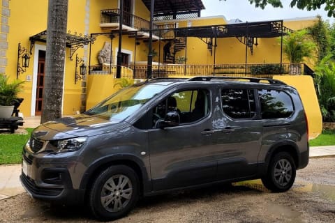 Traslado privado Mérida a Chichen Itzá y dejada en Riviera Maya — photo 1