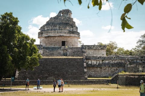 Private Chichen Itza Early Morning Archaeological Tour — photo 7