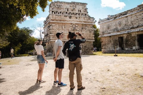 Private Chichen Itza Early Morning Archaeological Tour — photo 9