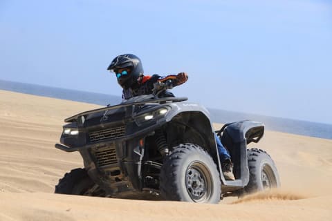Experiencia extrema en cuatrimoto todoterreno por la playa y el desierto de Cabo — photo 1