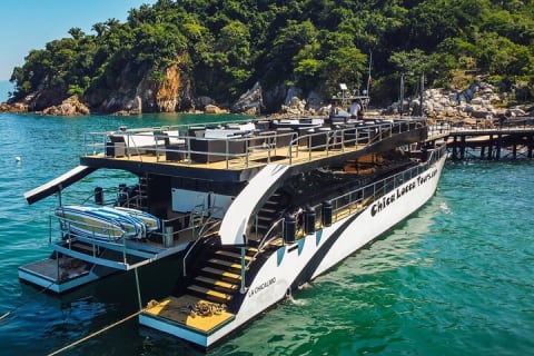 Mega catamaranes TODO INCLUIDO: aventura en una playa paradisíaca remota — photo 9