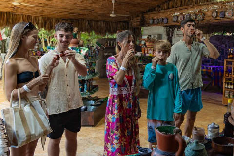 Chichén Itzá Guided Tour with Cenote Swim and Yucatecan Lunch — photo 5