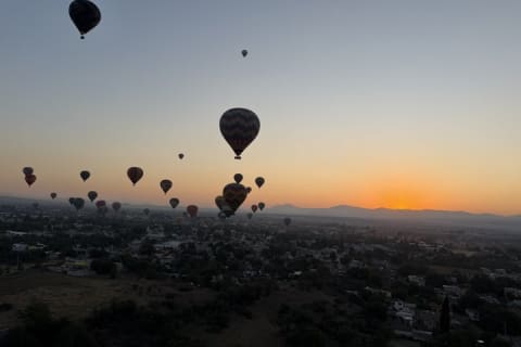 Balloon flight plus breakfast in cave with transportation — photo 5