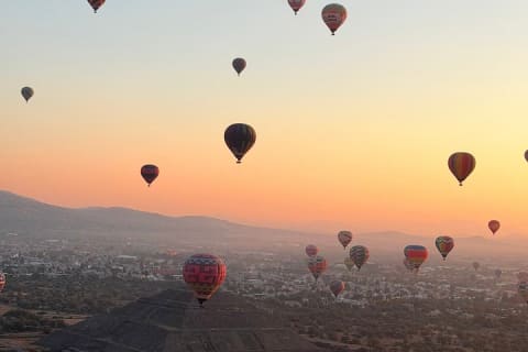 Balloon flight plus breakfast in cave with transportation — photo 10