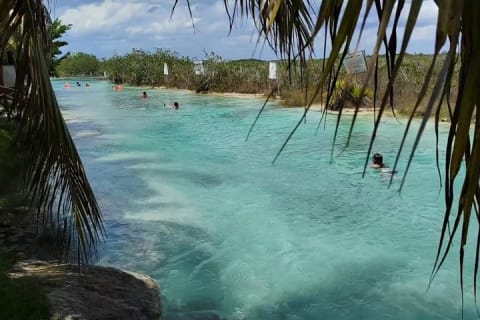 Excursion à Bacalar + Cenote Azul (tous les samedis) — photo 2