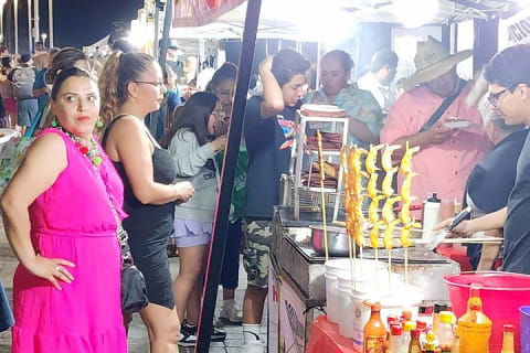 Balade nocturne dans le centre-ville : spray de tequila, cuisine et remises de groupe — photo 14