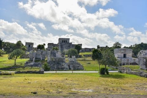 Shared Guided Van Tour to Tulum and Cave Cenote — photo 1