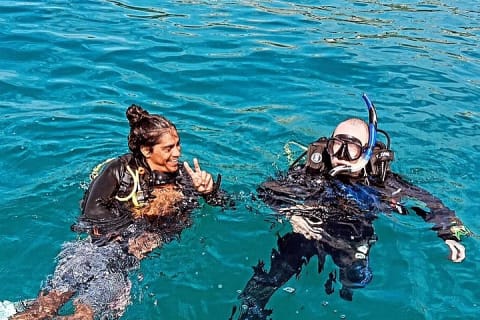 Buceo en grupo pequeño en Los Arcos desde Sayulita — photo 11
