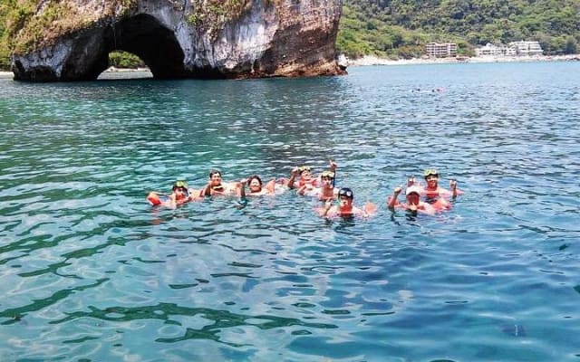 Excursion privée de snorkeling à Los Arcos photo 2